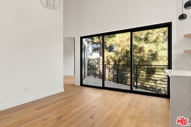 Building Photo - 3427 Bonnie Hill Dr