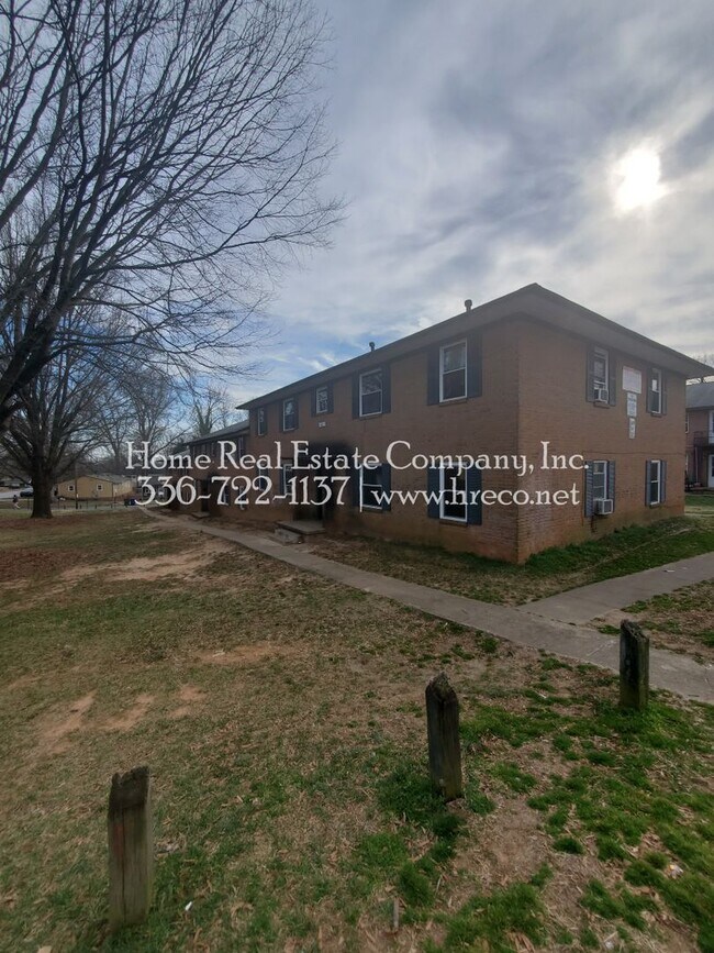 Building Photo - 2332 N Cherry St