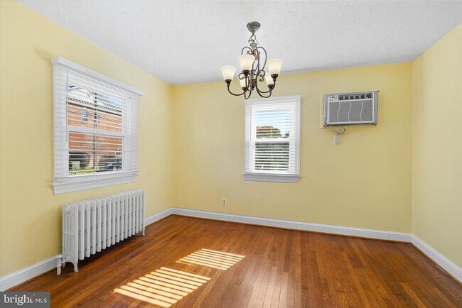 Foto del edificio - 8422 Radford Ave