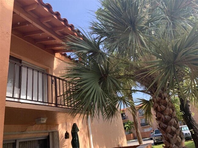 Building Photo - 7145 Miami Lakes Dr