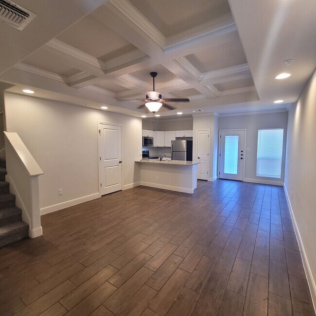Building Photo - Townhome for rent