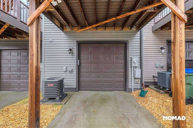 Building Photo - Charming 2BR Townhome in Fredericksburg Park