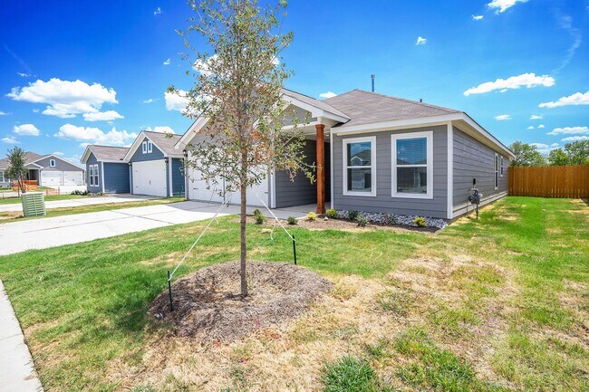 Foto del edificio - NEW 2022 Build - 3/2/2 in Fort Worth!