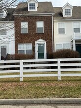 Building Photo - 1006 Hartford Village Blvd