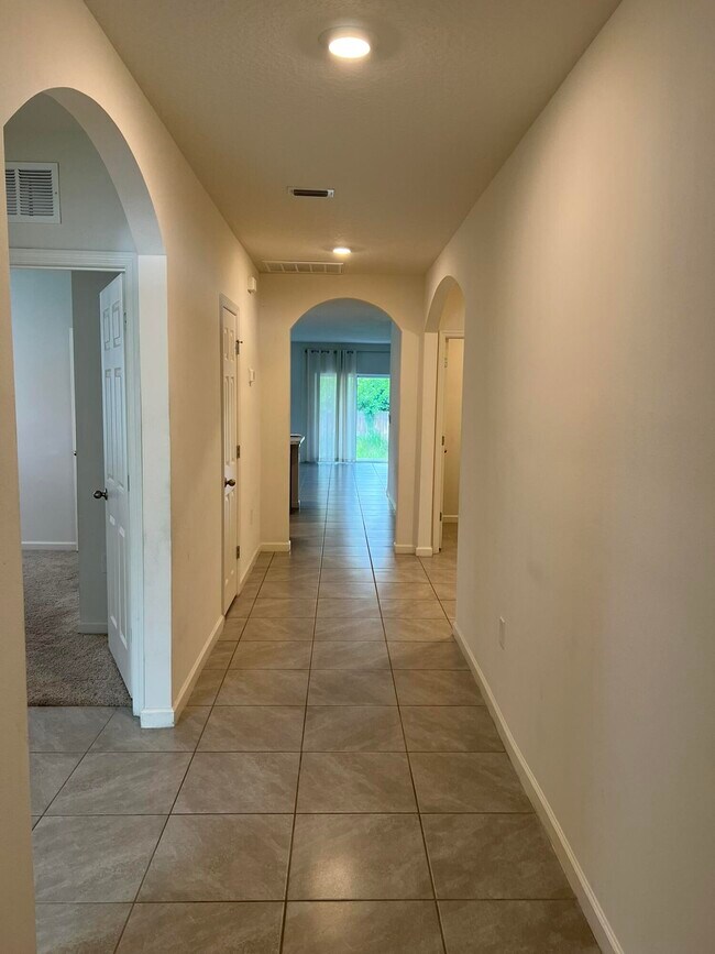 Foto del edificio - 1571 Clearbrook St