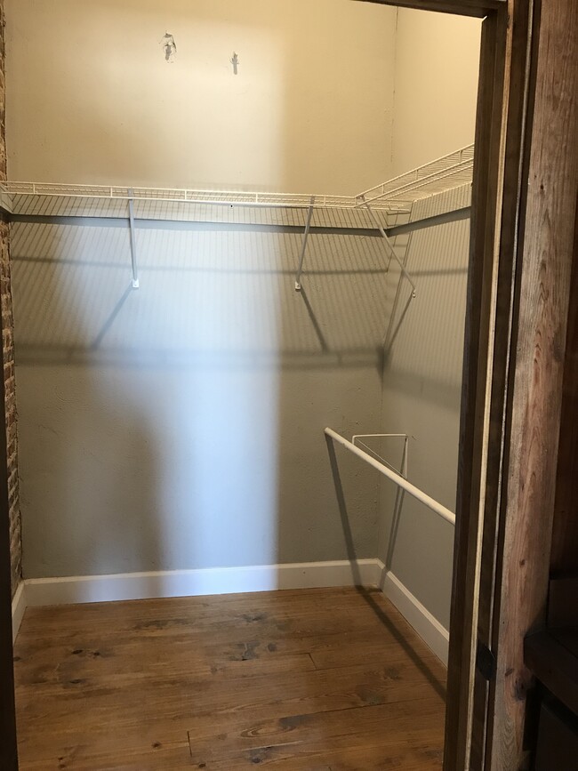 HUGE closet - 558 St Francis St