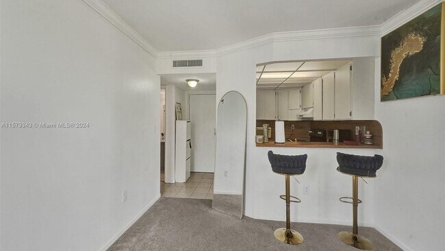 Foto del edificio - 6955 NW 186th St