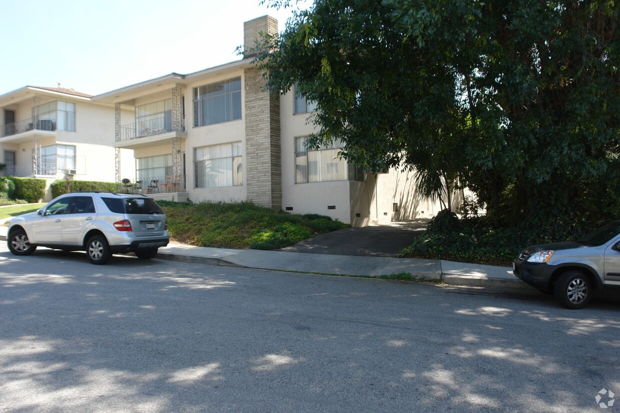 1670 Amberwood Dr, South Pasadena, CA 91030 Apartments in South