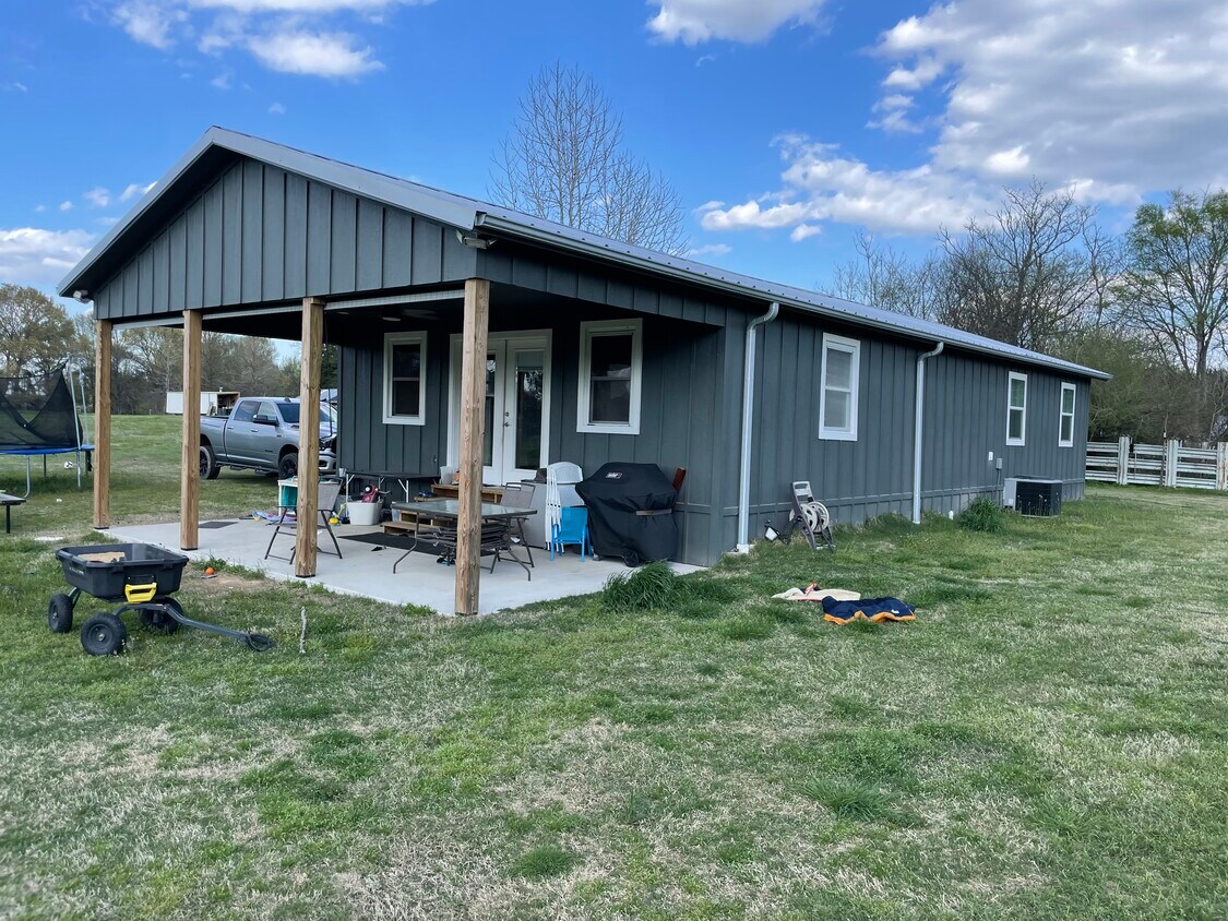 Foto principal - 21488 Mixon Rd
