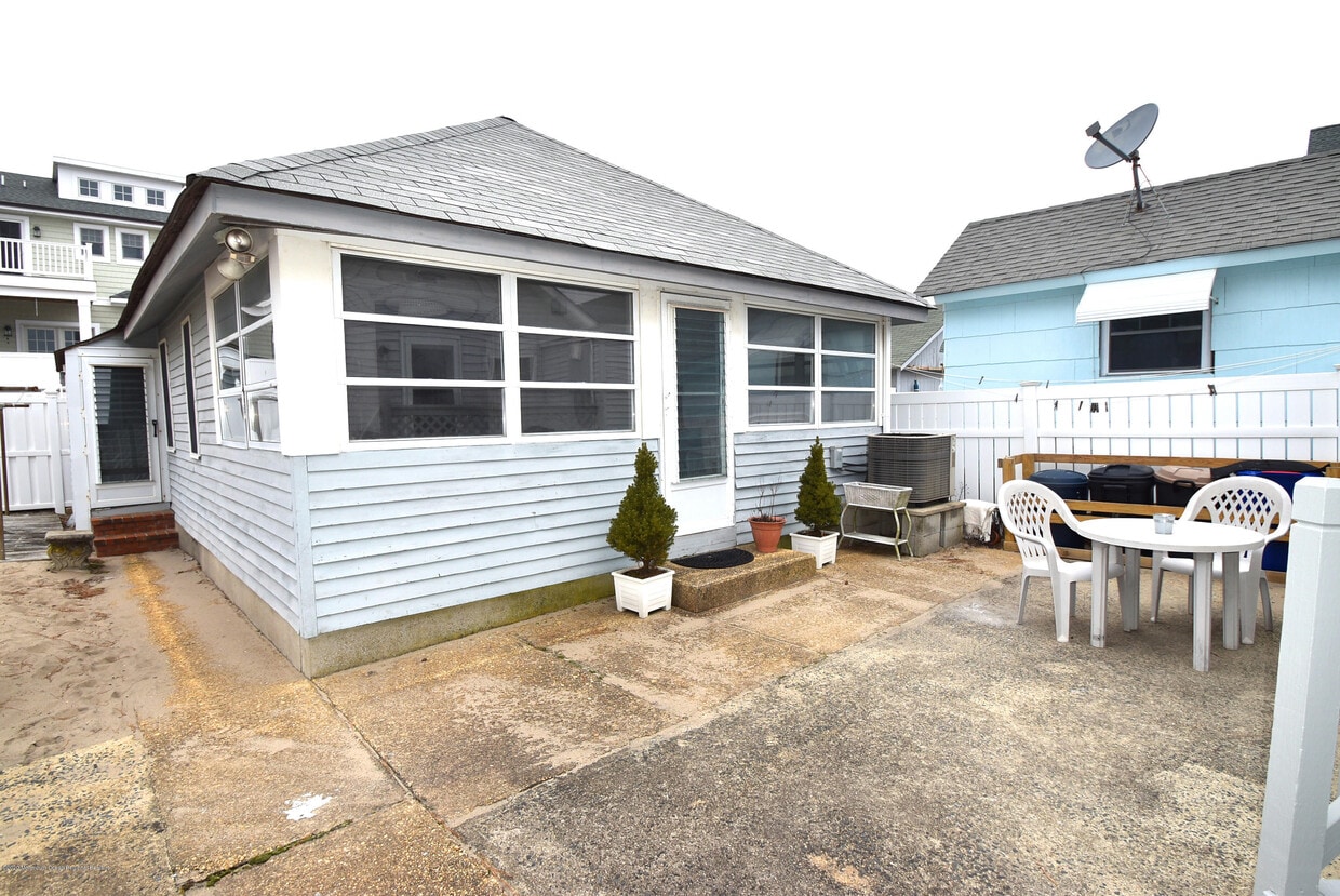 1 1st Ave, Manasquan, NJ 08736 House Rental in Manasquan, NJ