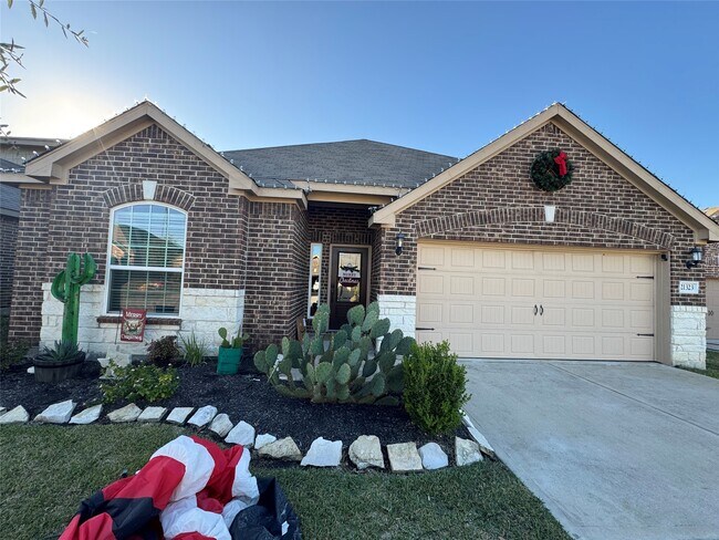 Building Photo - 21323 Echo Manor Dr
