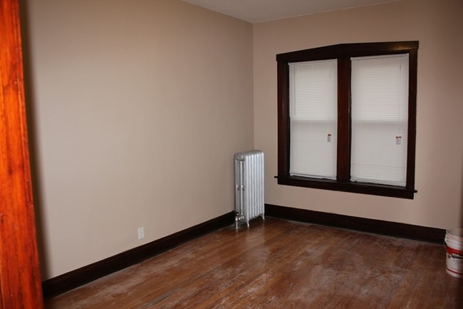 Building Photo - 2524 W Marquette Rd