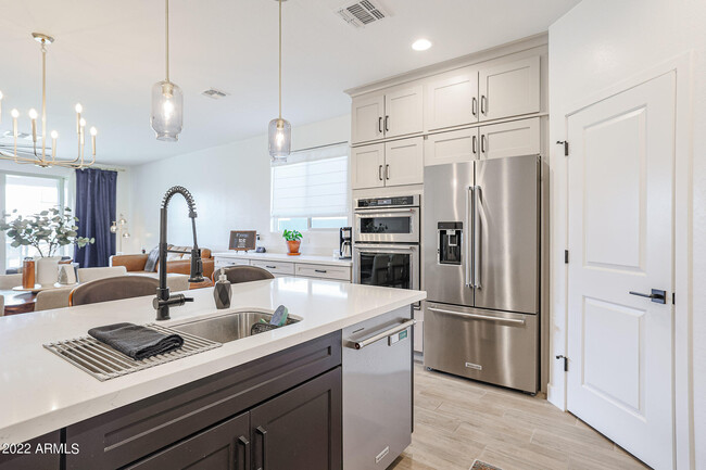 Building Photo - 5611 W Stargazer Pl