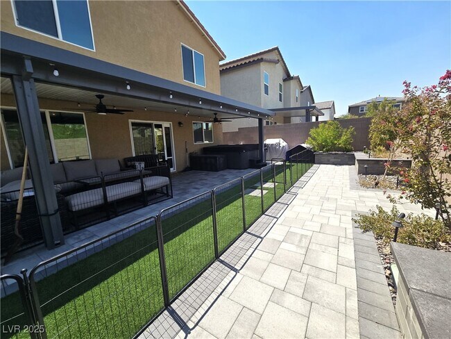 Foto del edificio - 4548 Ginger Hls Ave