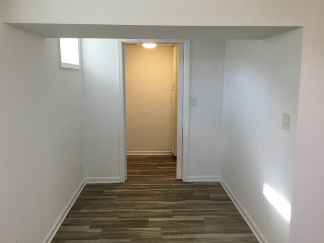 Foto del edificio - 42497 Spinks Ferry Rd