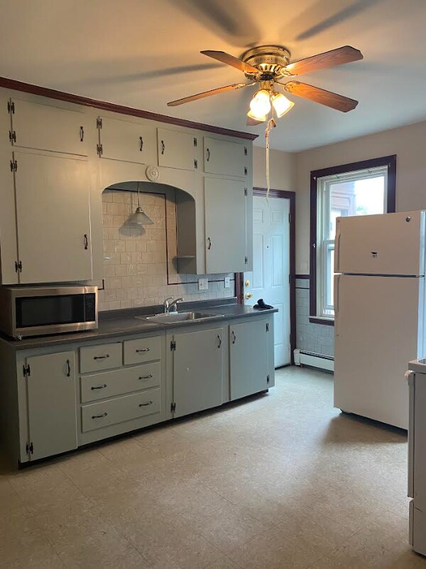 31 Capital St Unit 1st floor, Pawtucket, RI 02860 Room for Rent in