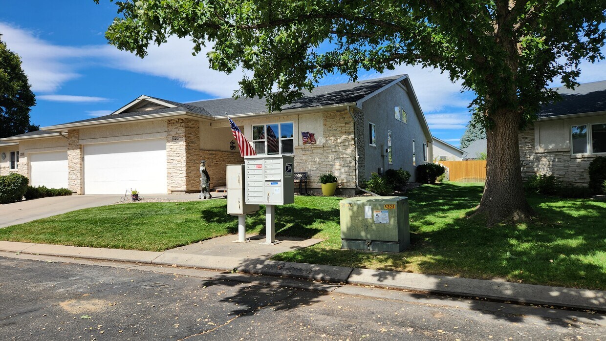 Vista de la propiedad - 726 W Tyrolean Ct