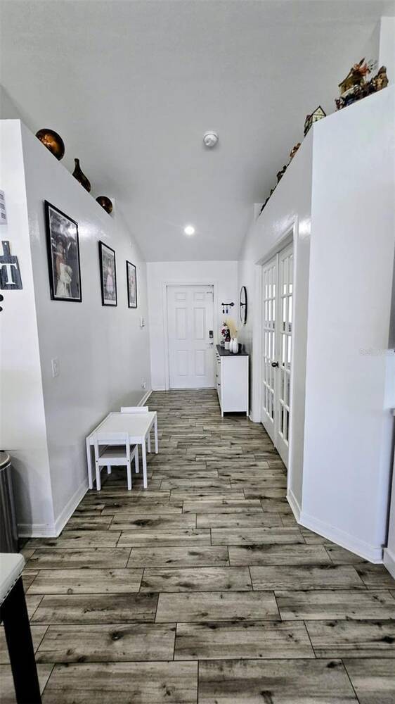 Foto del edificio - 706 NW 1st Ln