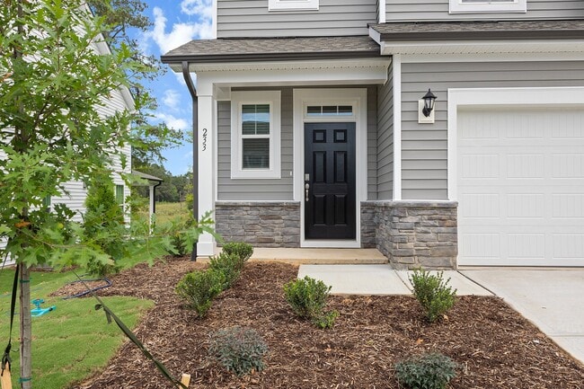 Foto del edificio - 233 Steel Springs Ln
