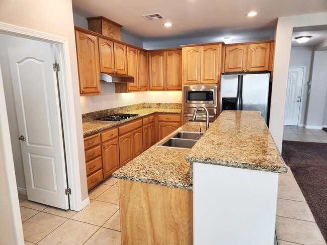 Building Photo - 5104 Villa Bella Ln