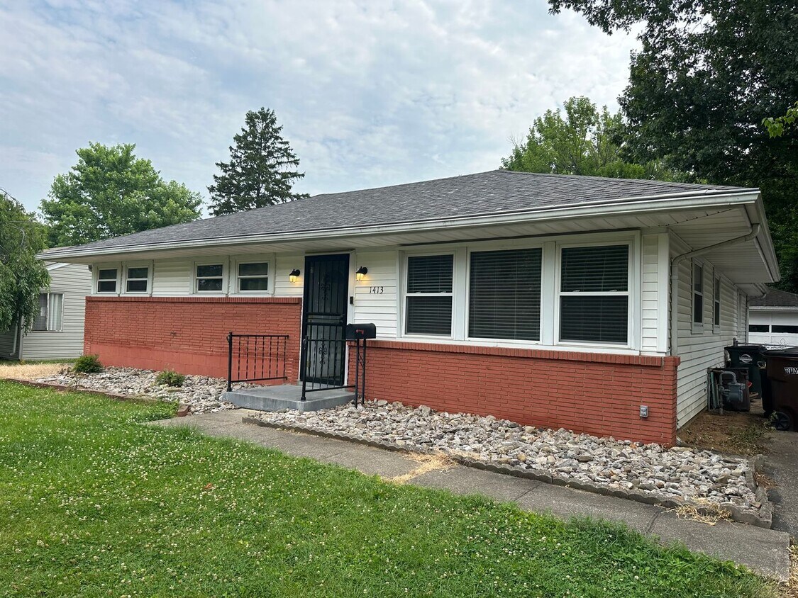 Primary Photo - 3BR/1BA Home for Rent in Lyndon - Fenced B...