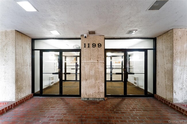 Foto del edificio - 1199 E 53rd St