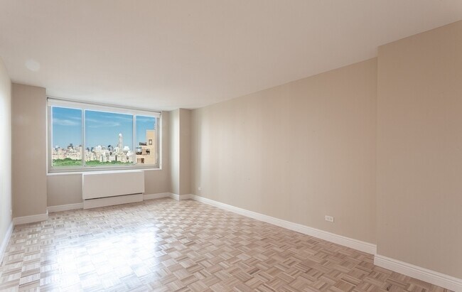 Building Photo - 223 E 96th St