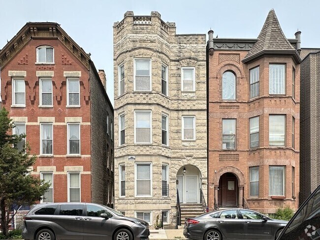 Building Photo - 1406 W Superior St