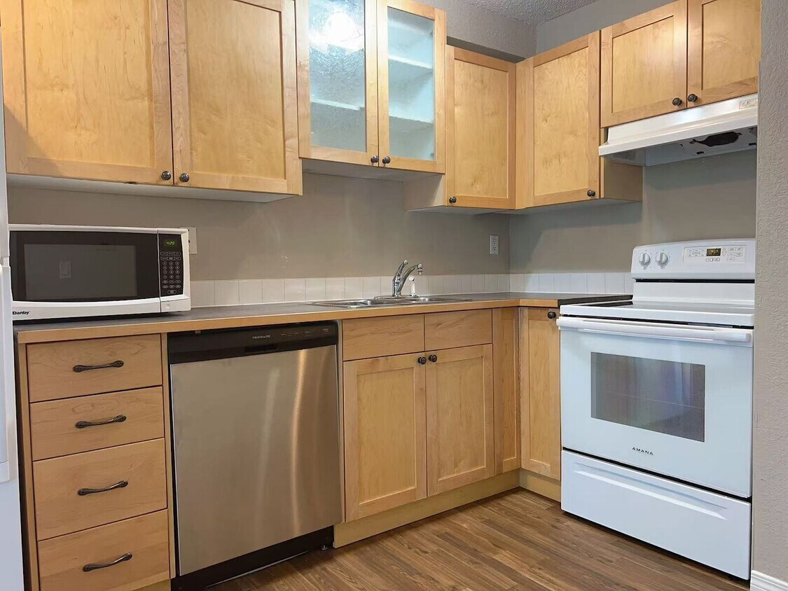 Photo principale - 2130-217 17 St SW