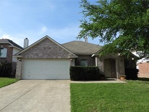 Building Photo - 9132 Harrisburg Ln