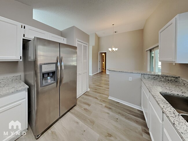 Foto del edificio - 915 River Wind Ave