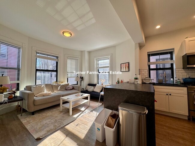 Building Photo - 1510 Tremont St