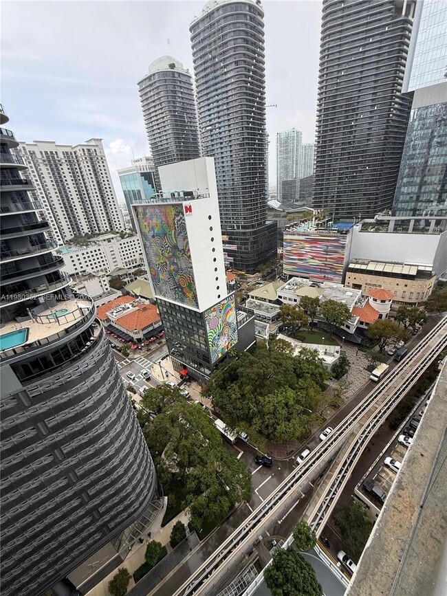 Building Photo - 1010 Brickell Ave