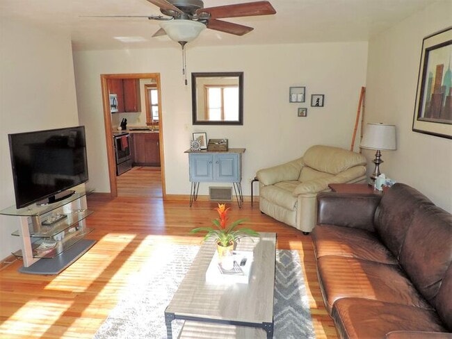 Foto del edificio - $2,200 | 3 Bedroom, 3 Bathroom House | Pet Friendly* | Available for August 1st, 2026 Move In!