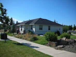 Building Photo - 3058 NE Weddell St
