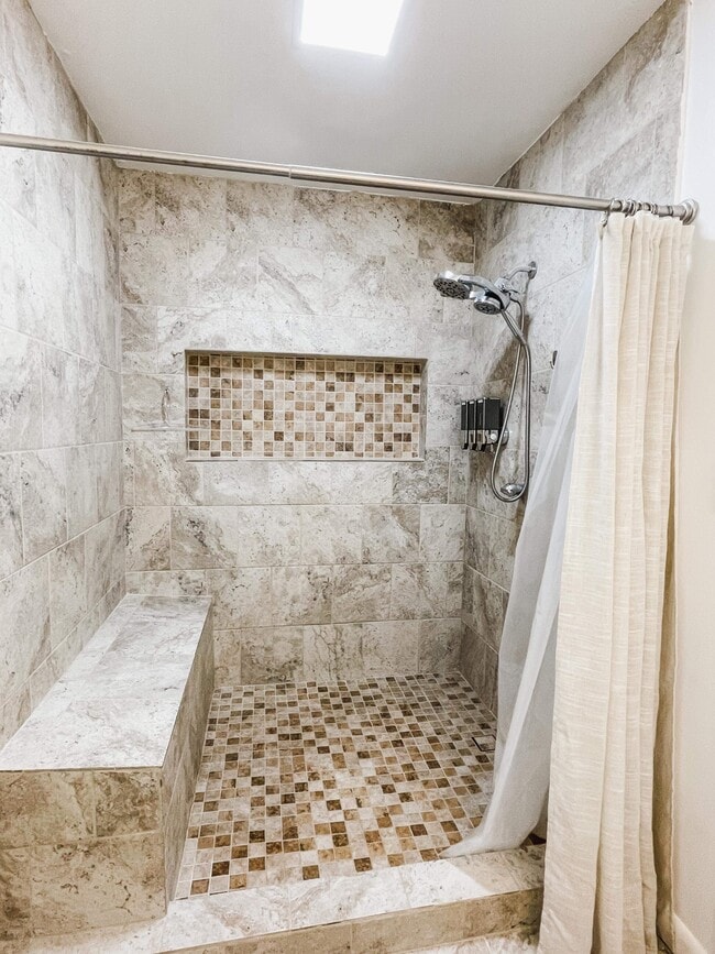 Foto del edificio - 604 Briar Ct