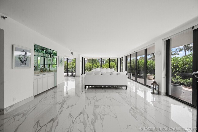 Foto del edificio - 2580 S Ocean Blvd