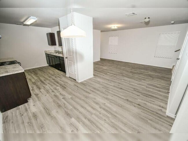 Foto del edificio - 2346 Dry Moss Way