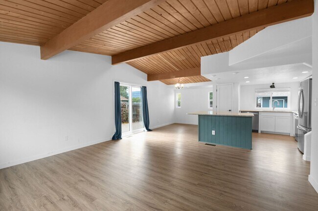 Building Photo - Adorable updated 2bdrm rancher