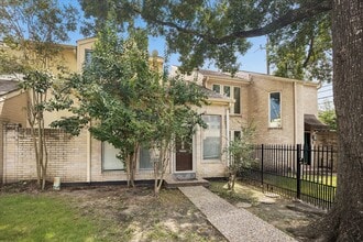 Building Photo - 4315 Westheimer Rd