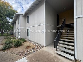 Building Photo - 400 S Saliman Rd