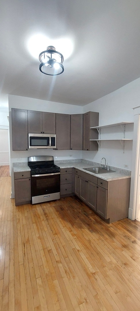 Building Photo - 4050 W Hirsch St