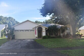 Building Photo - 890 Spirea Dr