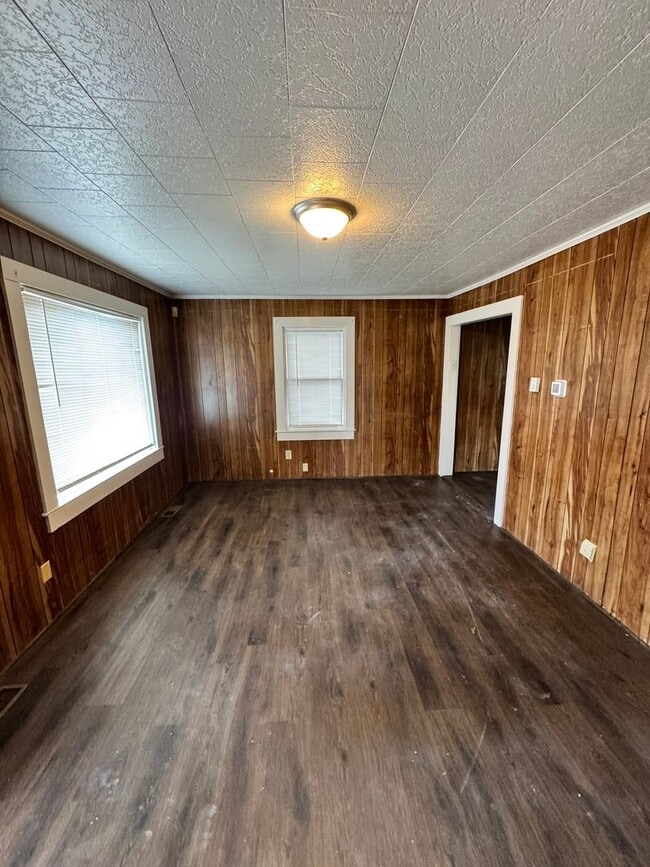 Building Photo - 2/1 House in Shelby, NC - House will be deep cleaned