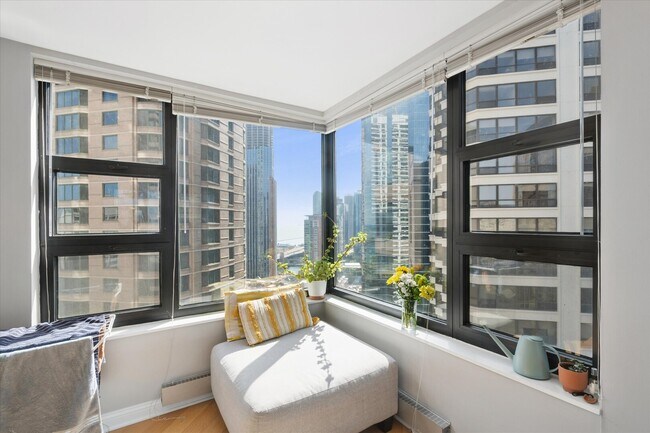 Foto del edificio - 401 E Ontario St