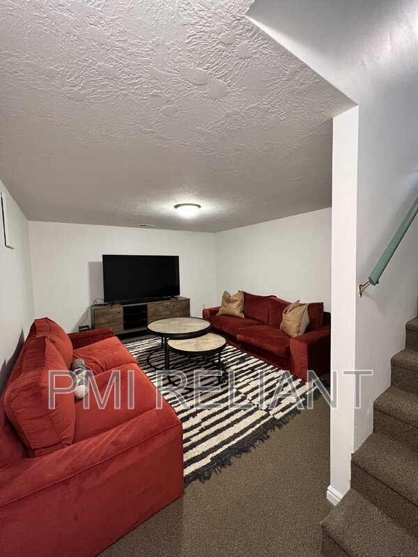 Primary Photo - 430 N 470 W