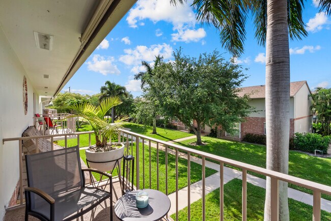 Foto del edificio - 2017 S Seacrest Blvd