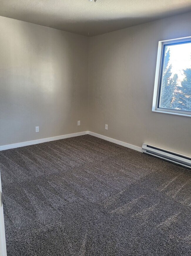 Building Photo - Available Now! Call the office to schedule...