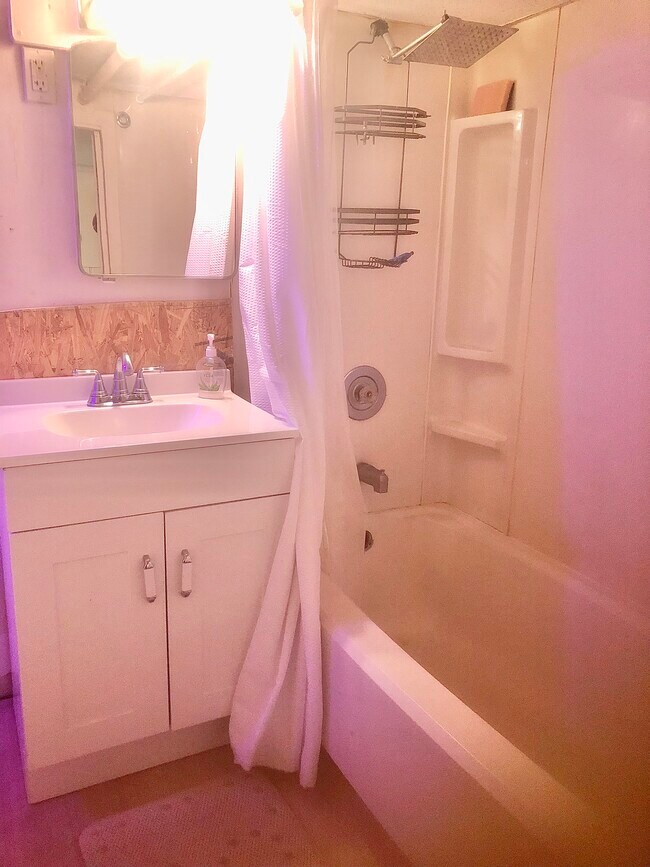 Foto del edificio - 118 College Ave