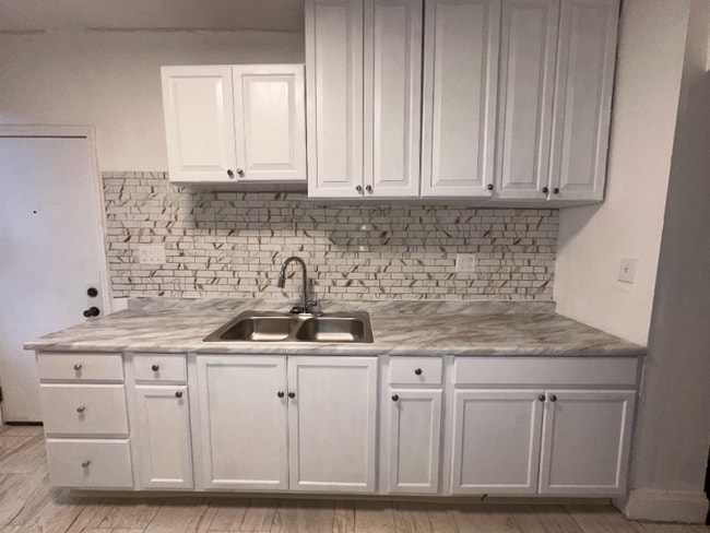 Photo - 789 Sedam St House